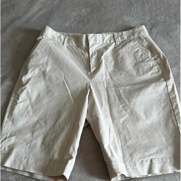Gap Shorts Womens Size 8 Khaki Beige Chino Stretch Zipper - Picture 6 of 14